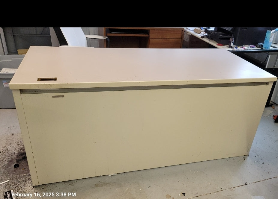 Equipment: Meridian Commercial Desk